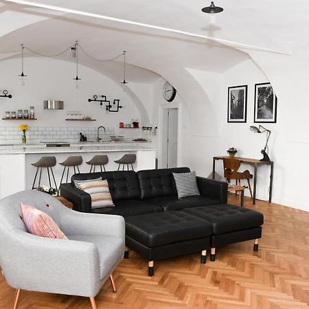 Beautiful 2Bed Apartment In The Centre Of Varazdin Ngoại thất bức ảnh