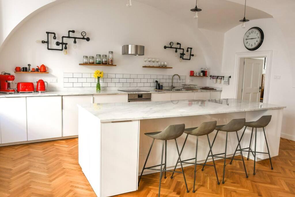 Beautiful 2Bed Apartment In The Centre Of Varazdin Ngoại thất bức ảnh
